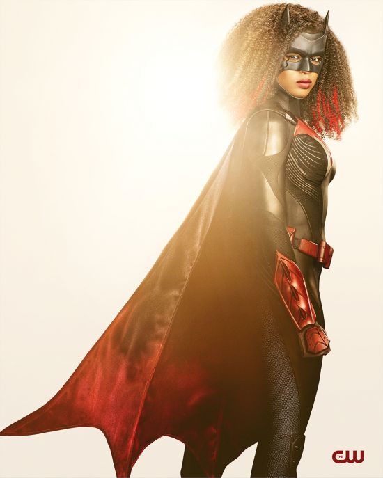 《蝙蝠女侠》第二季新海报 黑人蝙蝠女侠造型不错
